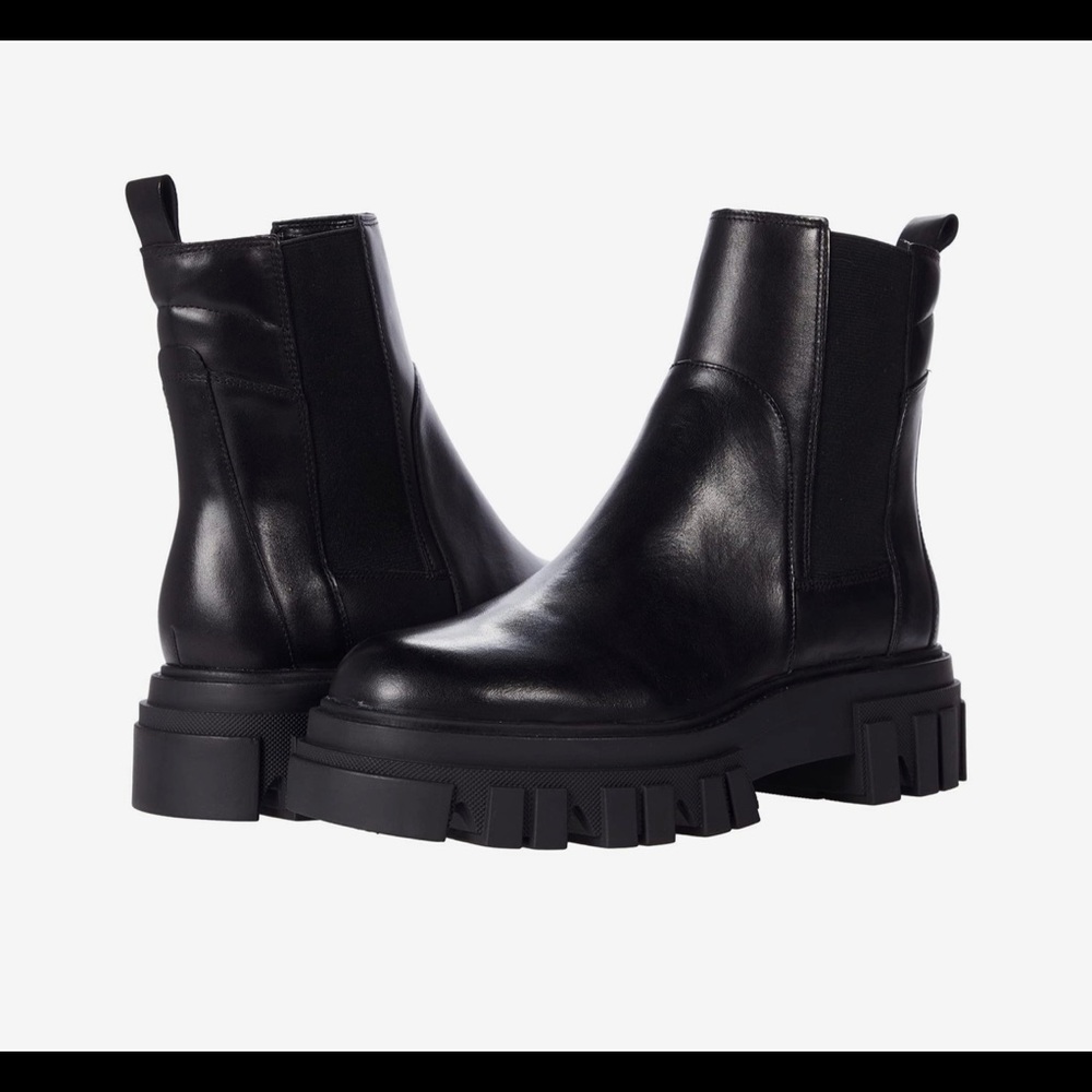 Marc Fisher Meron Chelsea Bootie Brand NEW size 9